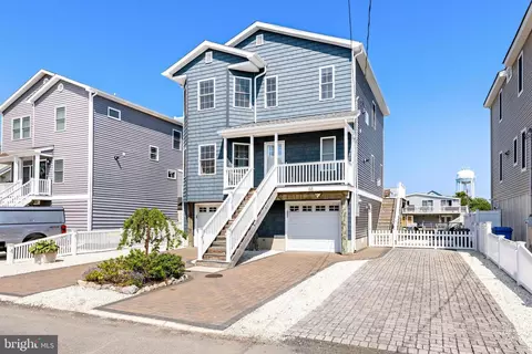48 Barry Ln, Manahawkin, NJ 08050