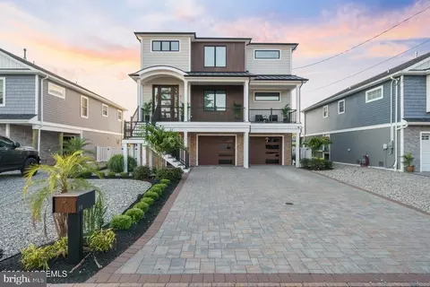 818 Laurel Blvd, Lanoka Harbor, NJ 08734