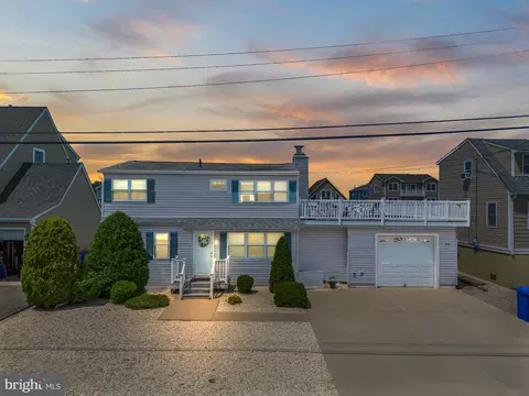 20 Jennie Dr, Manahawkin, NJ 08050