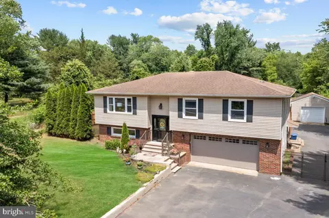 34 Highbridge Rd, New Egypt, NJ 08533