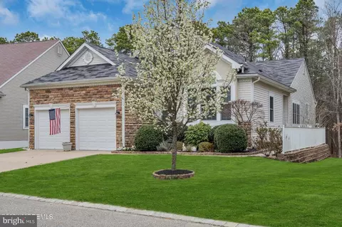 23 Strathmere St, Waretown, NJ 08758