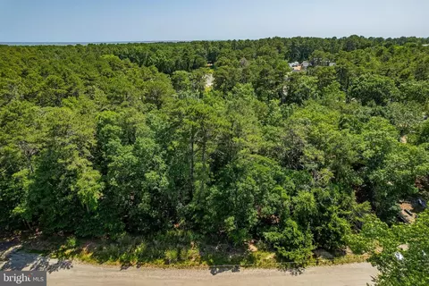 20 Maplewood Dr, Tuckerton, NJ 08087