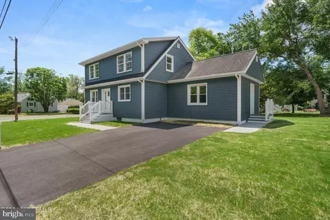 787 Delaware Ave, Manahawkin, NJ 08050