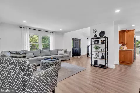 Entry Way - 1777 Woodside Rd, Forked River, NJ 08731 photo 4 of 12