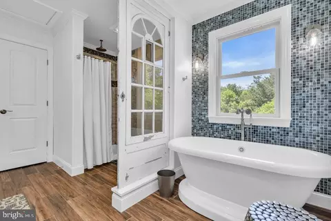 Bath - 1777 Woodside Rd, Forked River, NJ 08731 photo 2 of 4