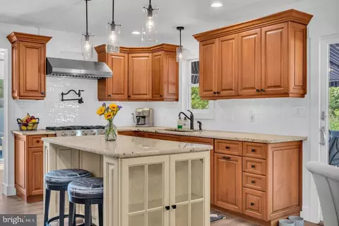 Kitchen - 1777 Woodside Rd, Forked River, NJ 08731 photo 10 of 12