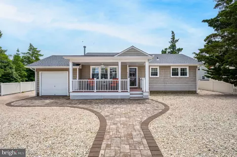 2 W 12th St, Barnegat Light, NJ 08006