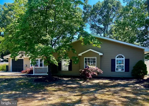 103 Lawrence Dr, Lanoka Harbor, NJ 08734