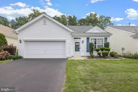 69 Robin La, Barnegat, NJ 08005