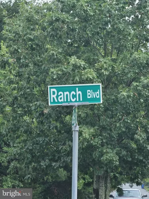 15 Ranch Blvd, Manahawkin, NJ 08050
