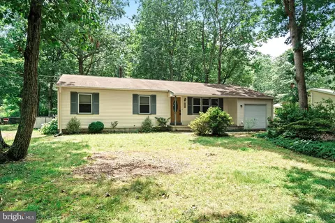 613 Cosy Ln, Jackson, NJ 08527