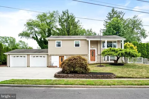 2 Everett Dr, Jackson, NJ 08527 photo 2