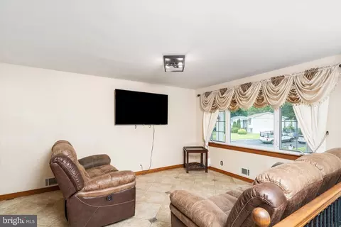 2 Everett Dr, Jackson, NJ 08527 photo 5