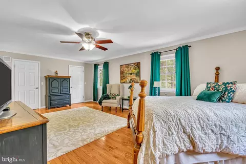 Bedroom - 2734 Dover Rd, Forked River, NJ 08731 photo 3 of 7