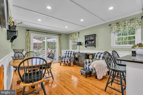 Dining - 2734 Dover Rd, Forked River, NJ 08731 photo 2 of 5