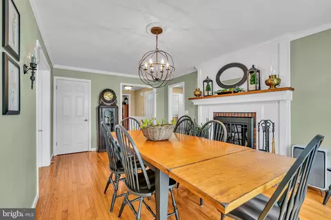 Dining - 2734 Dover Rd, Forked River, NJ 08731 photo 4 of 5
