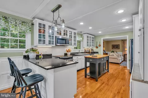 Kitchen - 2734 Dover Rd, Forked River, NJ 08731 photo 5 of 5