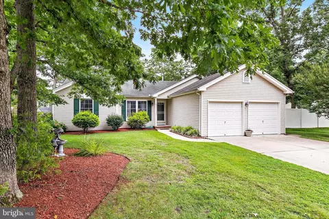 105 Castaway Rd, Manahawkin, NJ 08050