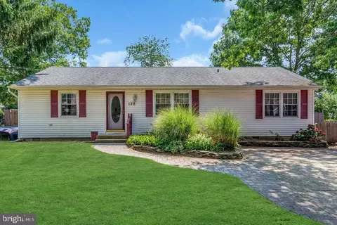 123 Spinnaker Ave, Manahawkin, NJ 08050