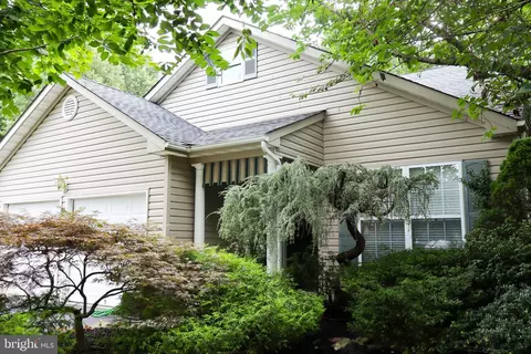 25 Impatiens Ct, Brick, NJ 08724