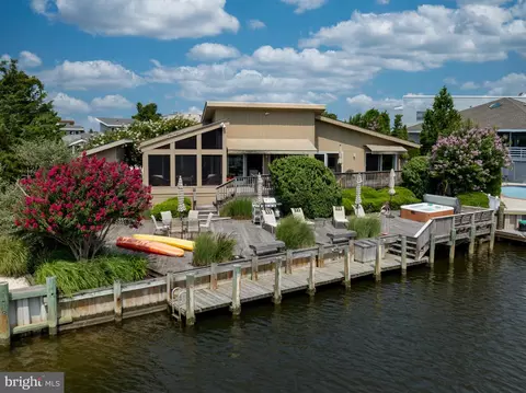 325 Cranberry Dr, Long Beach Township, NJ 08008