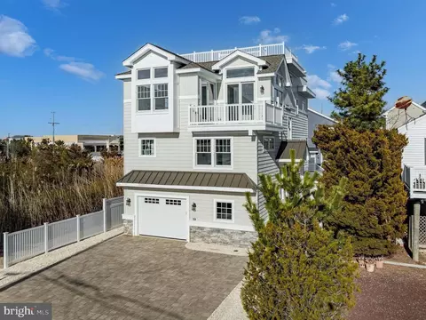 5 E Muriel Ave, Long Beach Township, NJ 08008