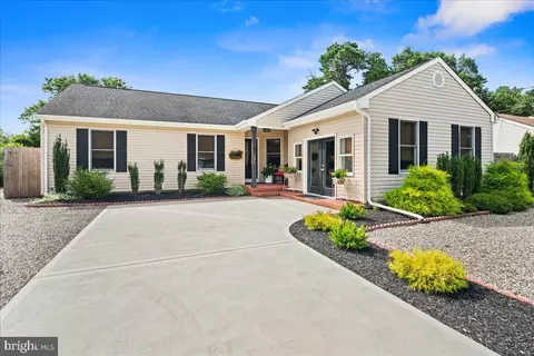 121 Marlin Rd, Manahawkin, NJ 08050