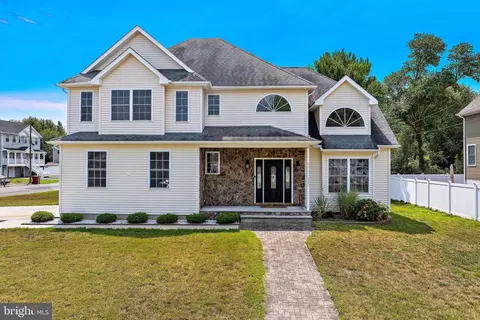 186 Brennan Concourse, Bayville, NJ 08721