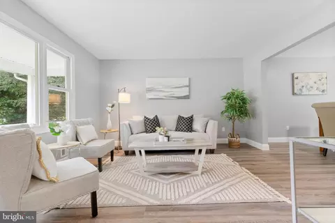 1 Blanche Dr, New Egypt, NJ 08533