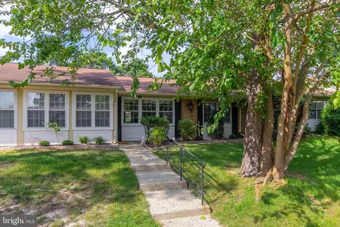 35 B Edinburgh La, Manchester Township, NJ 08759