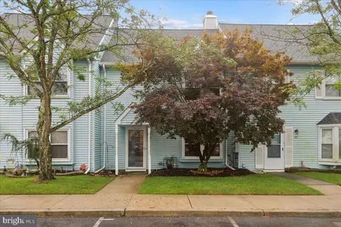 25 Forge Ct, Jackson, NJ 08527