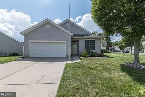 18 Daffodil Dr, Tuckerton, NJ 08087