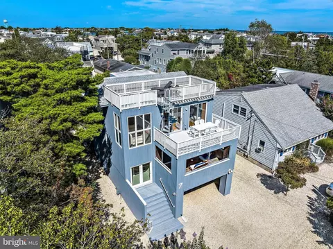 7 W 22nd St, Barnegat Light, NJ 08006