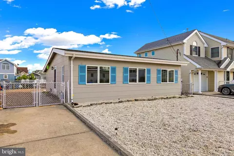 31 Claudia Ln, Manahawkin, NJ 08050