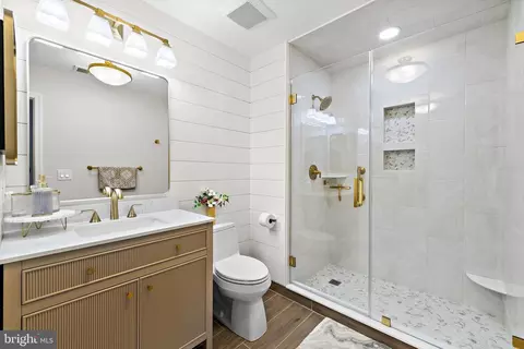 Bath - 15 Deal Ln, Waretown, NJ 08758 photo 3 of 3