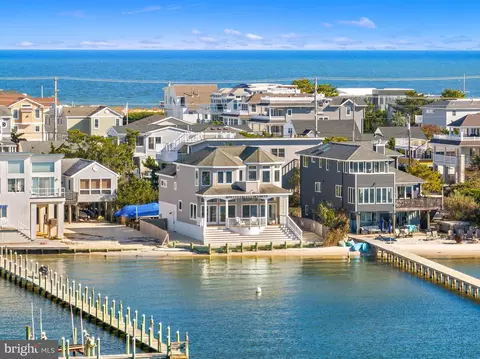 9 W B W Bergen Ave, Harvey Cedars, NJ 08008