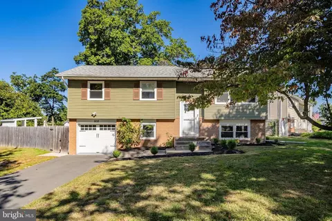 608 Texas Dr, Toms River, NJ 08753