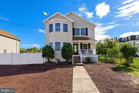 307 S Green St, Tuckerton, NJ 08087