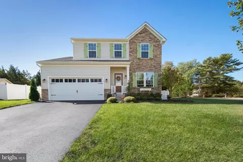 1 Portsmouth Ln, Tuckerton, NJ 08087
