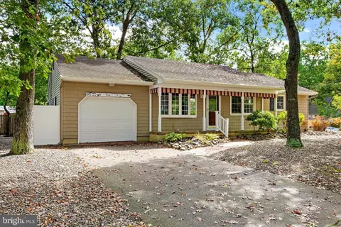 251 Raft Ave, Manahawkin, NJ 08050