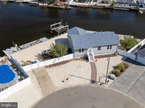 161 Evelyn Dr, Manahawkin, NJ 08050