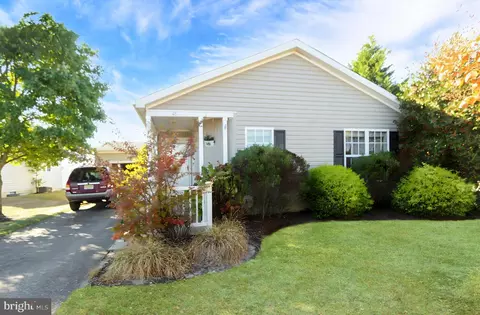 46 Highlands Rd, Manahawkin, NJ 08050