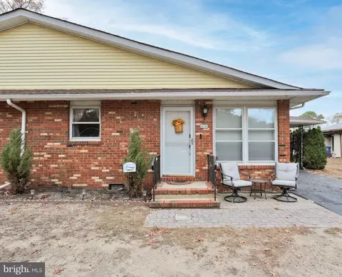 20 Cranberry Rd, Manahawkin, NJ 08050