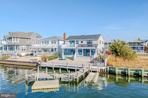 342 N 1st St, Surf City, NJ 08008