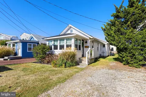 253 W 21st St, Ship Bottom, NJ 08008