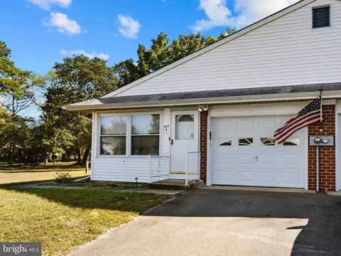 187 Laurel Pl #A, Whiting, NJ 08759