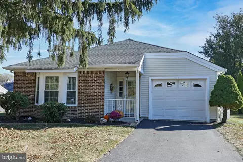 1 Snowbell Ct, Barnegat, NJ 08005