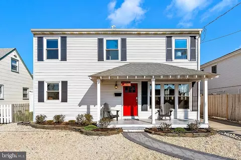 327 N 4th St, Surf City, NJ 08008