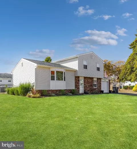 68 Country Club Blvd, Little Egg Harbor Twp, NJ 08087