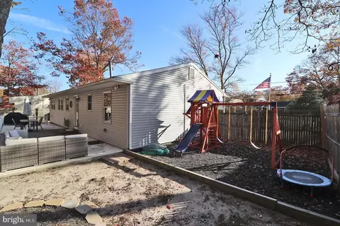 Exterior - 364 Constitution Dr, Forked River, NJ 08731 photo 3 of 4